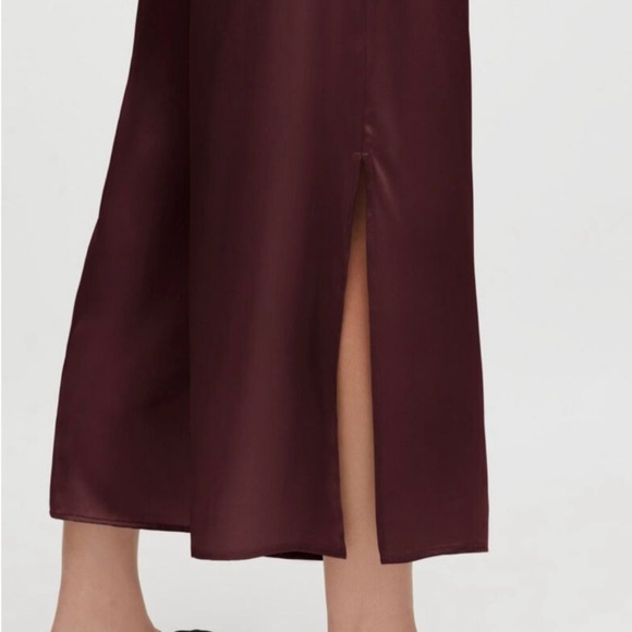 Cuyana Washable Charmeuse Wide Leg Crop Pants in Plum, Size L - Picture 4 of 7